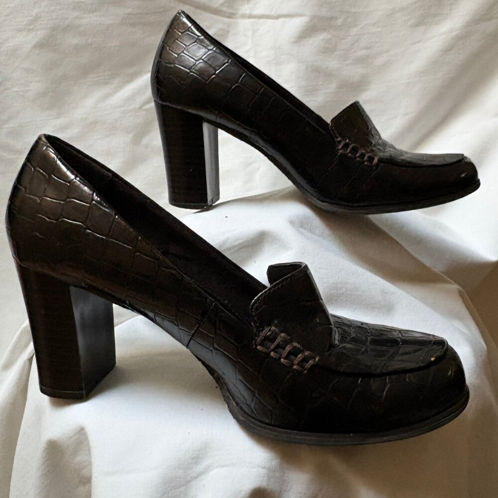 Claiborne Flex Croc-Embossed Heels – Size 6, Brown/Copper - Picture 2 of 8